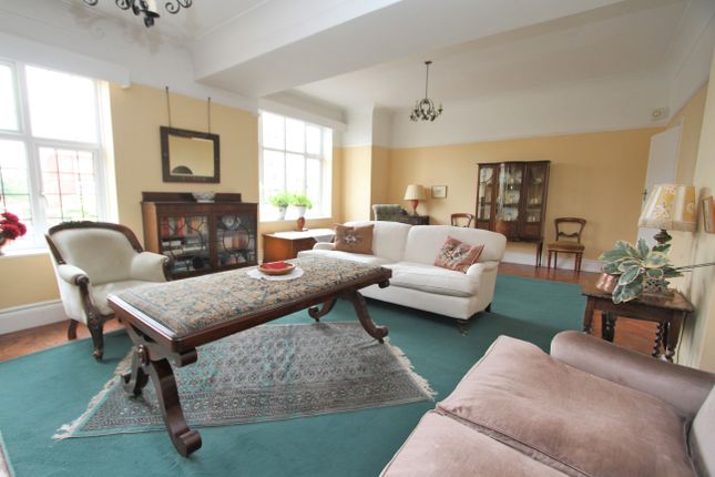 3 Clarendon Court , Bolsover Road, Eastbourne photo 4