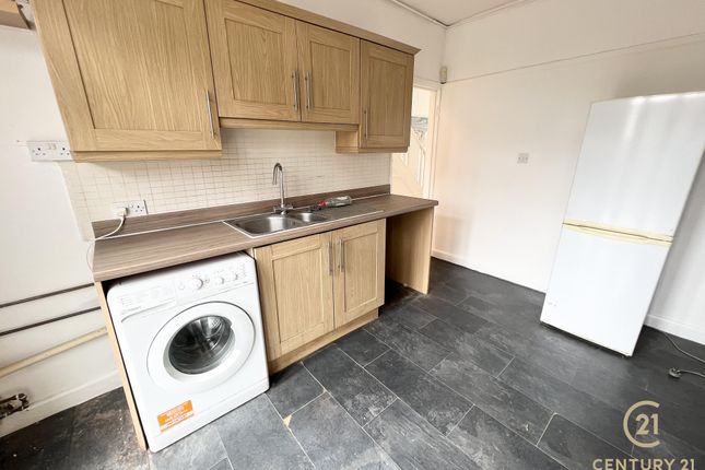 27, Orchard Avenue, HOUNSLOW photo 5