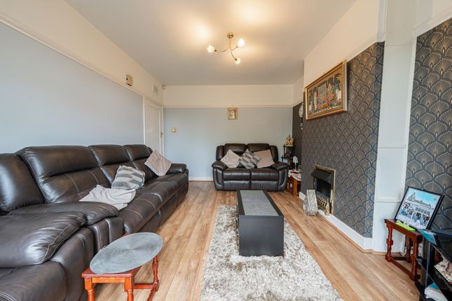 22 Ainsdale Road, Leicester photo 4