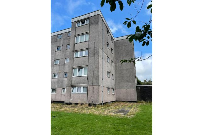 Flat for sale in Summit Way, Midanbury, Southampton