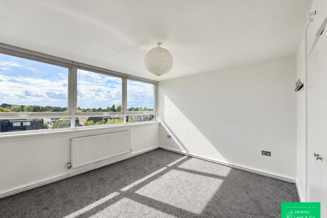 37 Highgate Edge, Great North Road, East Finchley photo 4