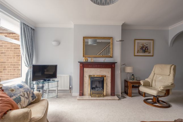 9 Woodside Crescent, Newcastle Upon Tyne, Tyne and Wear photo 3