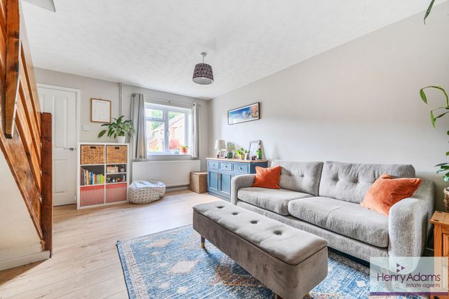 34 Thorn Close, Petersfield photo 3