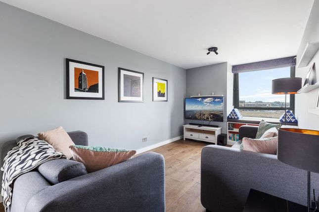 Flat to rent in Osprey Heights, London