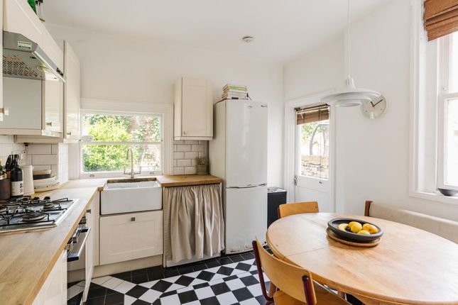 11b Warneford Street, London photo 4
