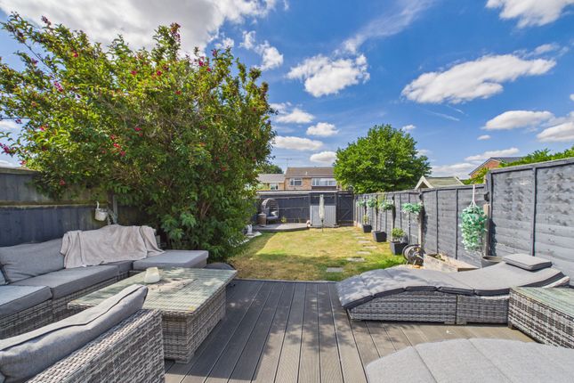 14 Elder Way, High Wycombe photo 3
