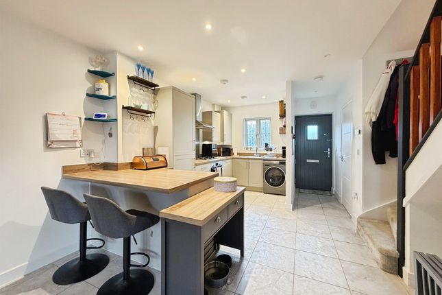 35, Holywell Drive, Southam photo 4