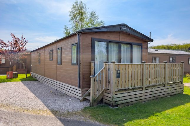 Lakeside 35a, South Lakeland Leisure Village, Carnforth photo 2