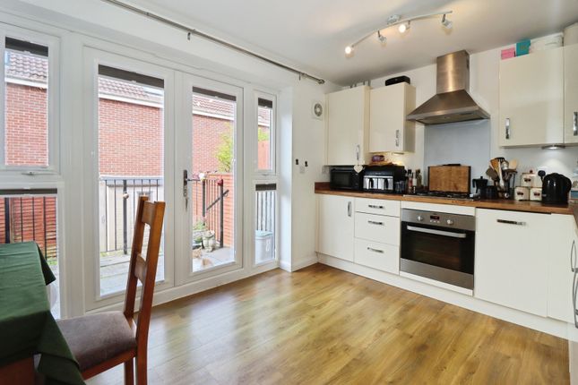 8, Buckthorn Court, Bristol photo 3