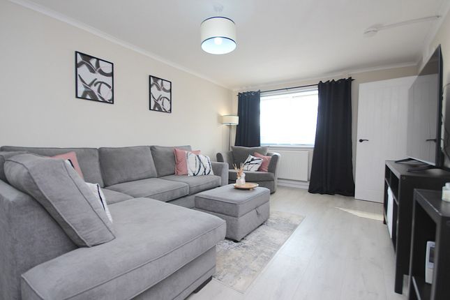 78, Dykehead Road, Airdrie photo 3