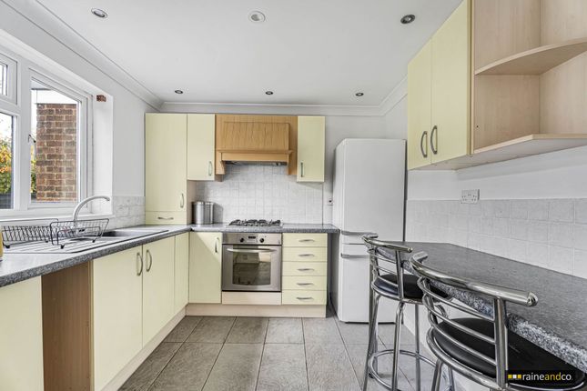 34a, Ground Lane, Hatfield photo 2
