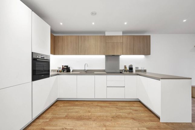 Flat for sale in Anderson Square, Tower Hamlets, London