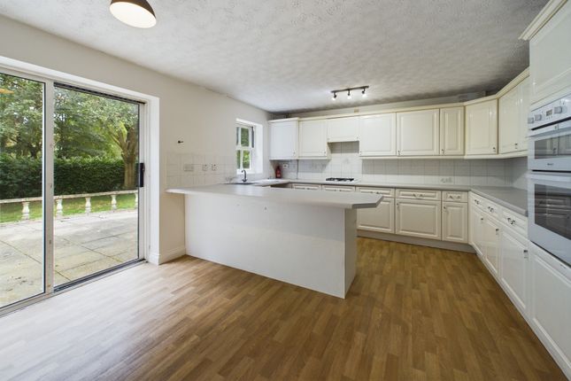 73 Arlington Way, Thetford photo 2