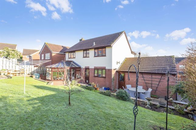 44, Badgers Way, Sturminster Newton photo 3