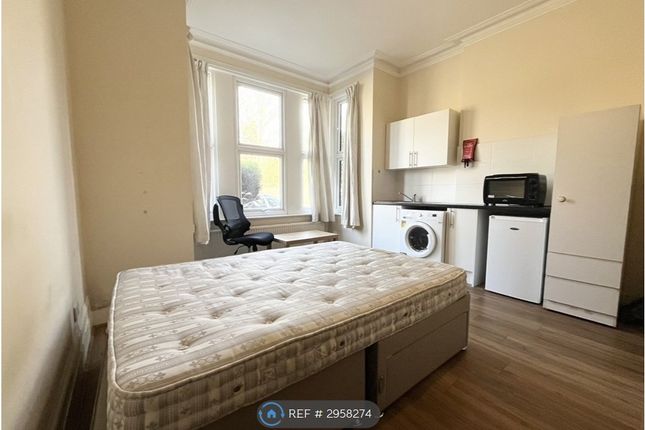 Flat   Archway Road, London photo 5