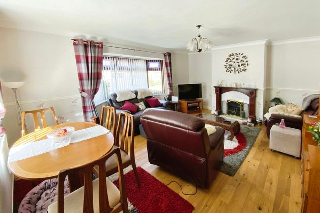 31, Garbutt Close, Preston, Hull photo 3