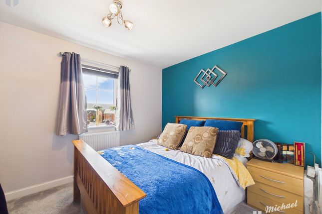 177 Kingsbrook Basin, Aylesbury photo 3
