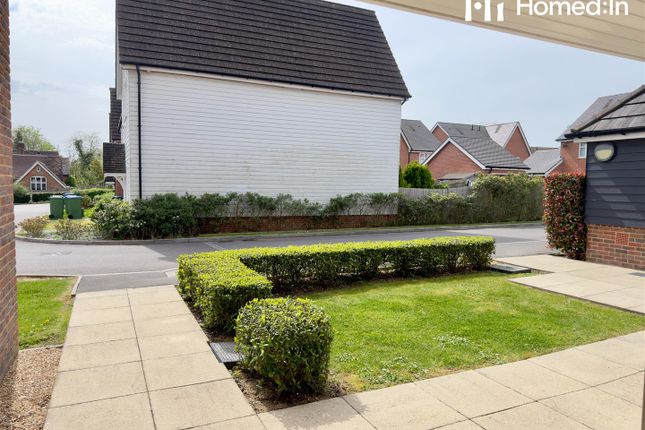 2 Bluebell Court, Rapley Rise, Horsham photo 3