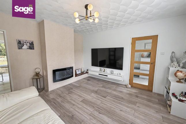 1, Aster Close, Risca Newport photo 2