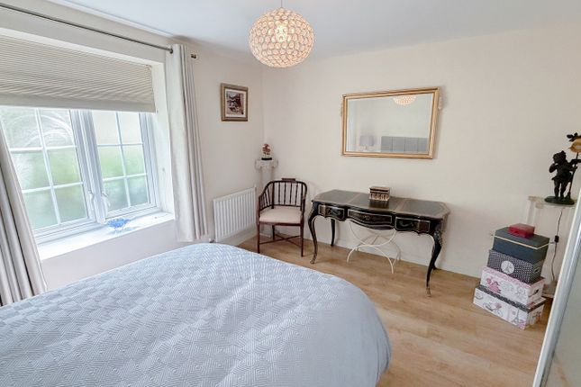 2 Pear Tree Court, Forelle Way, Carshalton photo 3