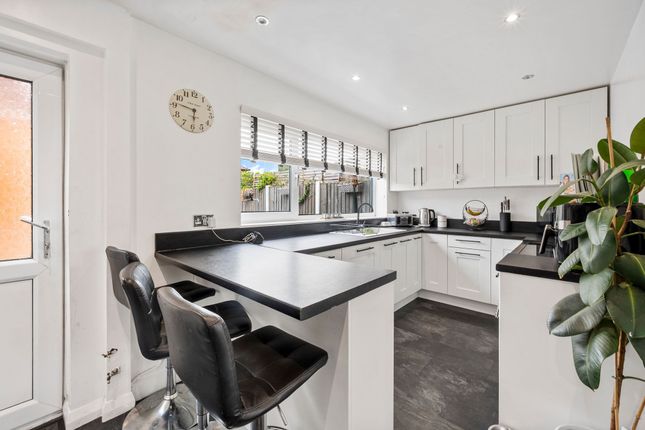 15 Seaford Place, Warrington photo 3