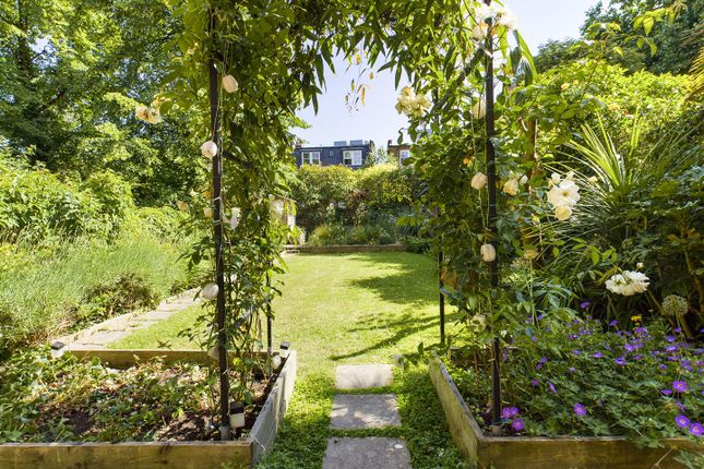 Thumbnail Property for sale in Greencroft Gardens, London