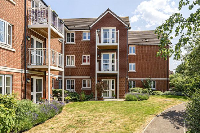 Flat for sale in Wellington Road, Wokingham, Berkshire