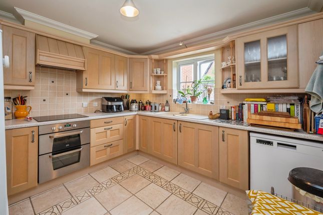 46, Breeze Avenue, Norwich photo 2