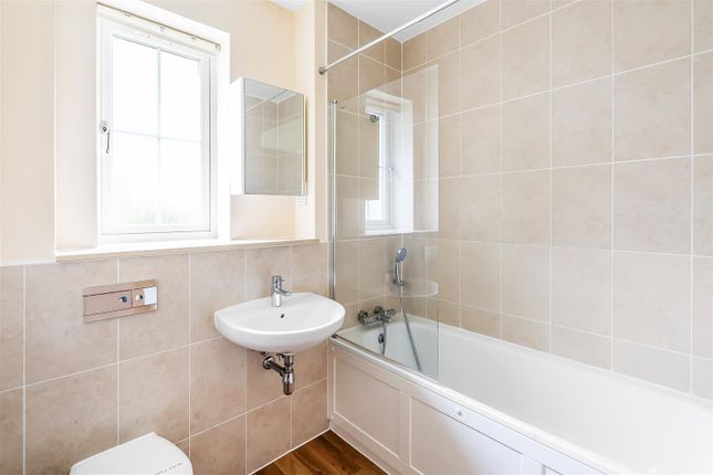 36, Marley Rise, Dorking photo 4