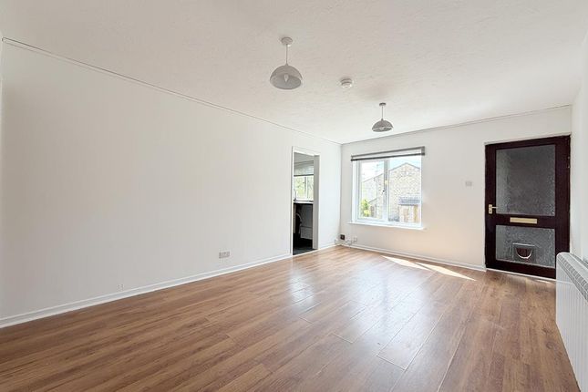 68, Oakdale Glen, Harrogate photo 2