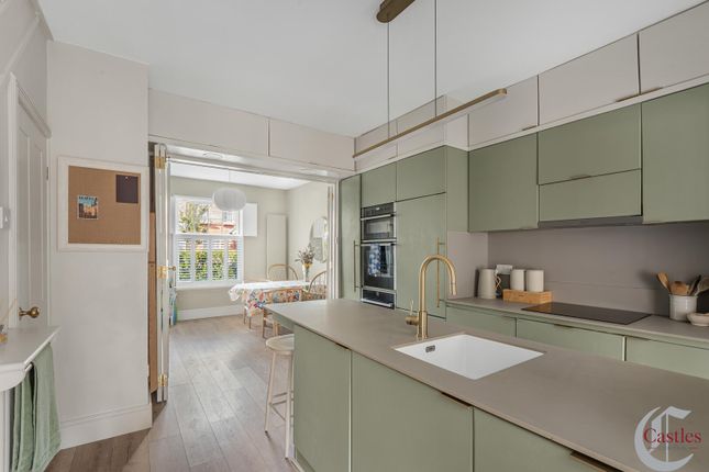 58, Morley Avenue, London photo 4