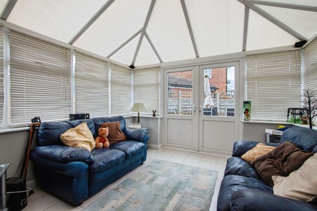 24, Sandgate Drive, Leeds photo 3