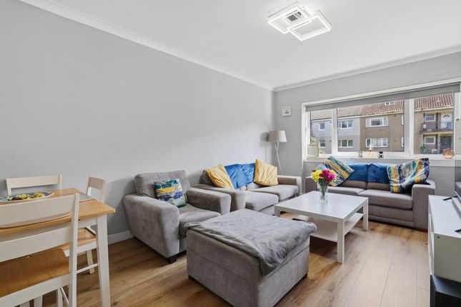 Flat 2/1, 15 Banchory Avenue, Glasgow photo 4