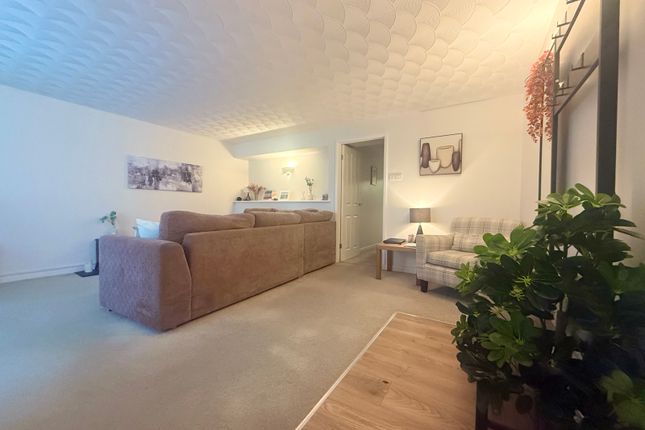 Flat 1, Spetchley,, St. Florence Parade, Pembrokeshire photo 4