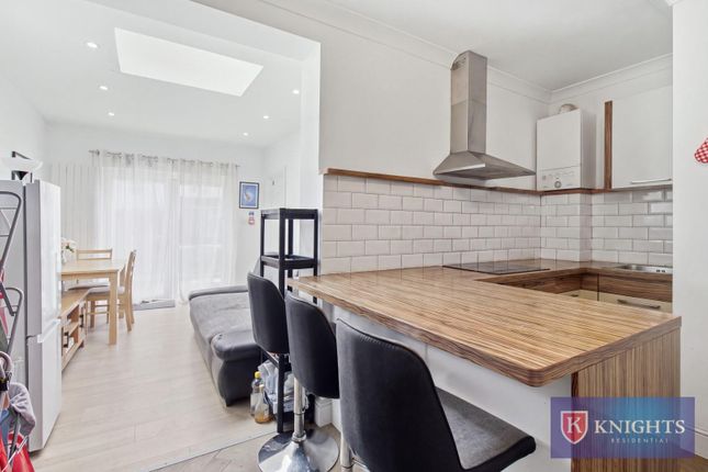 10, Clarendon Road, London photo 3