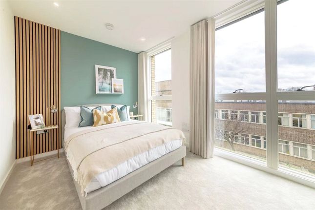 Detached house to rent in Woodberry Down, London