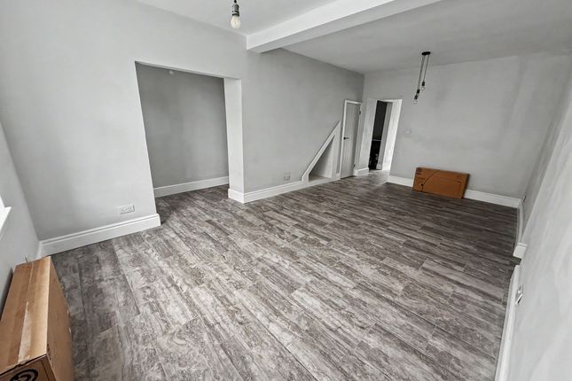 11 West Street, Bargoed photo 2