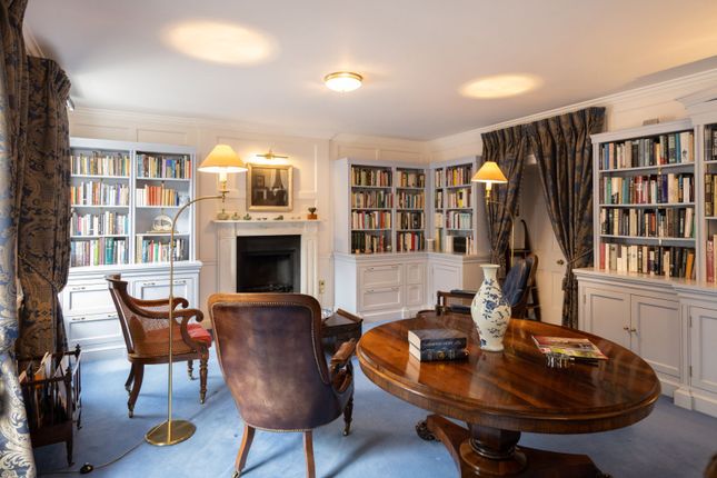 Town house for sale in Craven Street, London