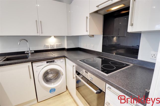 Terraced house to rent in Rotherwood Close, London