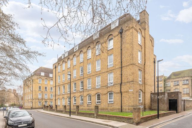 Flat for sale in Willoughby House, Reardon Path, Wapping