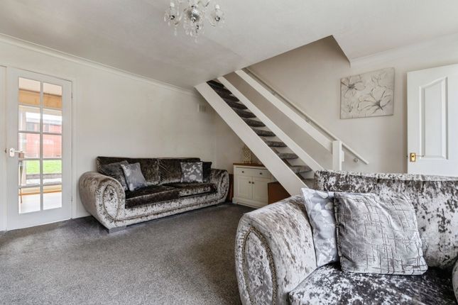 34, Oak Drive, Leicester photo 3