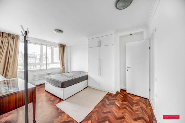 Flat to rent in Harley Street, London