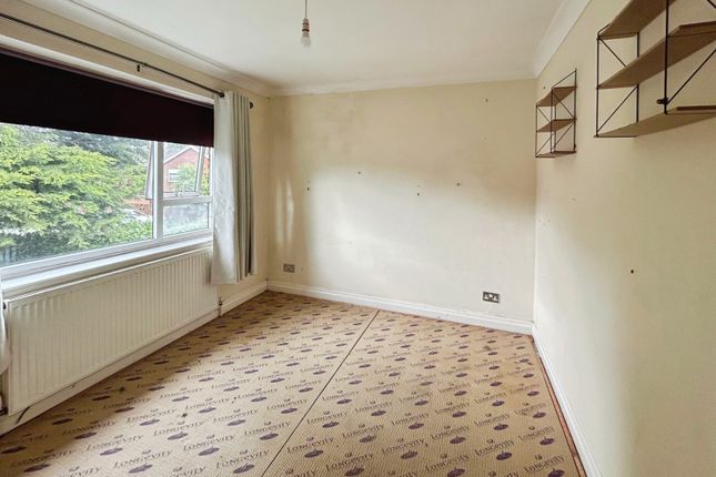 18, Bass's Crescent, Swadlincote photo 4