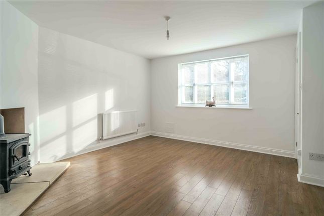 3 Highgate Court,, Cheltenham Road, Broadway photo 2