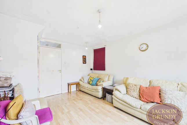 2, Keyham Court, Northampton photo 4