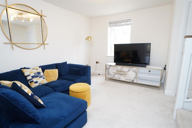 43, Fetlock Drive, Bradford photo 2