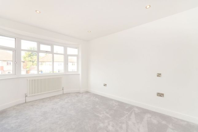 Groveland Way, New Malden photo 4