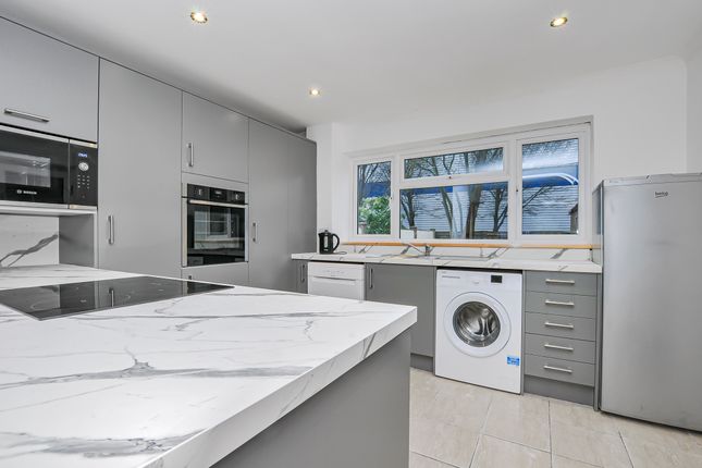 13, Sherbourne Close, Colnbrook photo 2