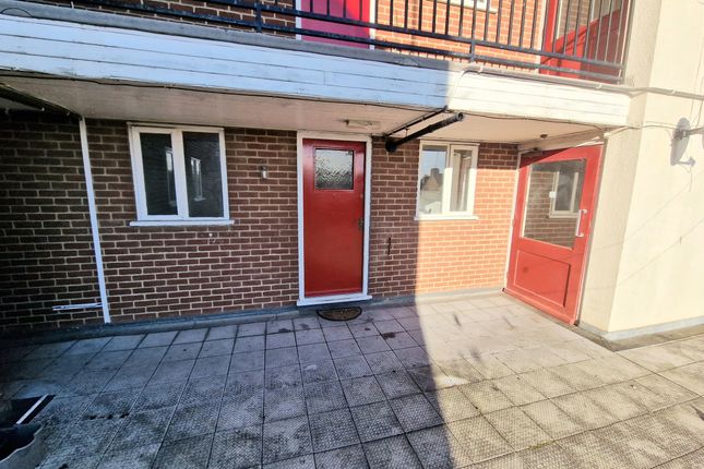 Thumbnail Flat to rent in Flat 2, 14A High Street, Holbeach, Spalding, Lincolnshire
