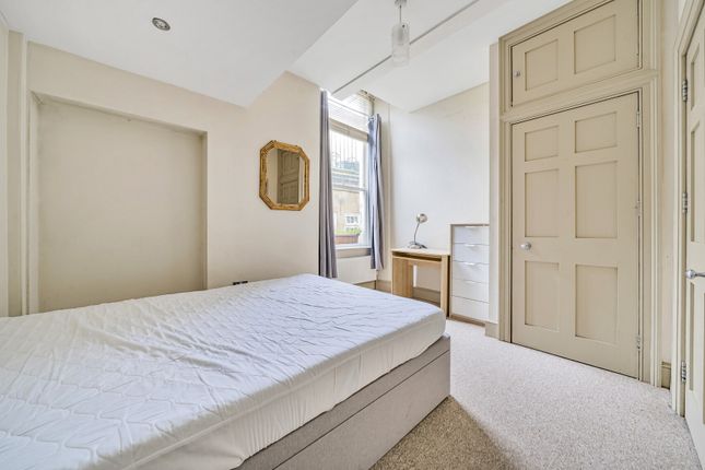 Flat for sale in Alfred Street, Bath, Somerset